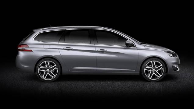 A novidade, que chega à Europa e à China na metade deste ano, terá uma gama de motores a gasolina e a diesel, com potência entre 92 e 163 cv | <a href="https://quatrorodas.abril.com.br/noticias/saloes/genebra-2014/peugeot-divulga-imagens-nova-perua-308-sw-" rel="migration"></a> A novidade, que chega à Europa e à China na metade deste ano, terá uma gama de motores a gasolina e a diesel, com potência entre 92 e 163 cv | <a href="https://quatrorodas.abril.com.br/noticias/saloes/genebra-2014/peugeot-divulga-imagens-nova-perua-308-sw-" rel="migration"></a>