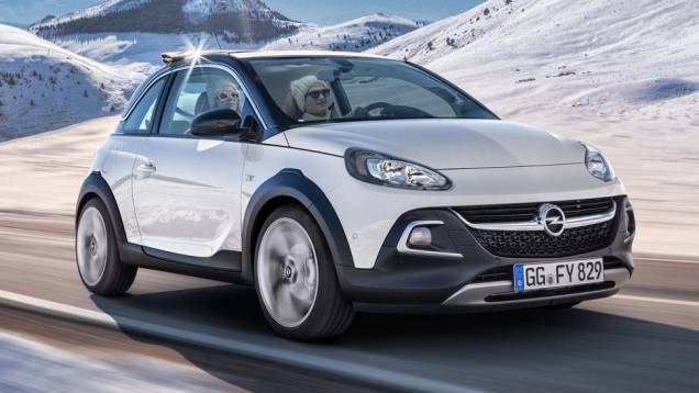 Ele é tratado pela marca como "mini-crossover urbano" | <a href="https://quatrorodas.abril.com.br/noticias/saloes/genebra-2014/opel-confirma-adam-rocks-genebra-774071.shtml" rel="migration">Leia mais</a>