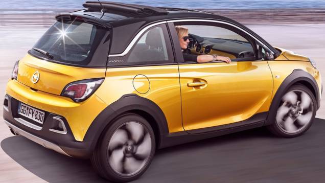 Luzes diurnas de LED, detalhes de acabamento cromados e aerofólio traseiro também são novidades | <a href="https://quatrorodas.abril.com.br/noticias/saloes/genebra-2014/opel-confirma-adam-rocks-genebra-774071.shtml" rel="migration">Leia mais</a> Luzes diurnas de LED, detalhes de acabamento cromados e aerofólio traseiro também são novidades | <a href="https://quatrorodas.abril.com.br/noticias/saloes/genebra-2014/opel-confirma-adam-rocks-genebra-774071.shtml" rel="migration">Leia mais</a>