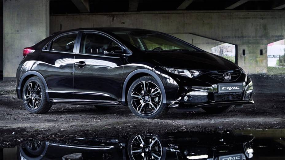 Honda mostra New Civic Black Edition em Genebra | <a href="https://quatrorodas.abril.com.br/noticias/saloes/genebra-2014/honda-mostra-new-civic-black-edition-genebra-775637.shtml" rel="migration">Leia mais</a>