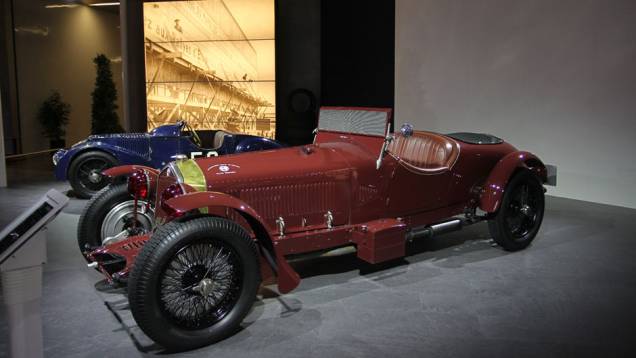 Alfa Romeo 8C Type Le Mans (1933) | <a href="https://quatrorodas.abril.com.br/noticias/saloes/genebra-2014/salao-genebra-exibe-bolidos-le-mans-775992.shtml" rel="migration">Leia mais</a> | <a href="https://quatrorodas.abril.com.br/noticias/saloes/genebra-2014/" rel="migration">Confira tud</a>