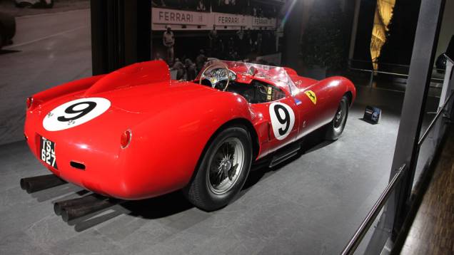 Ferrari 250 TRI/60 (1960) | <a href="https://quatrorodas.abril.com.br/noticias/saloes/genebra-2014/salao-genebra-exibe-bolidos-le-mans-775992.shtml" rel="migration">Leia mais</a> | <a href="https://quatrorodas.abril.com.br/noticias/saloes/genebra-2014/" rel="migration">Confira tudo sobre</a>