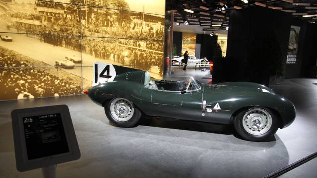 Jaguar Type D (1954) | <a href="https://quatrorodas.abril.com.br/noticias/saloes/genebra-2014/salao-genebra-exibe-bolidos-le-mans-775992.shtml" rel="migration">Leia mais</a> | <a href="https://quatrorodas.abril.com.br/noticias/saloes/genebra-2014/" rel="migration">Confira tudo sobre o Sal</a>