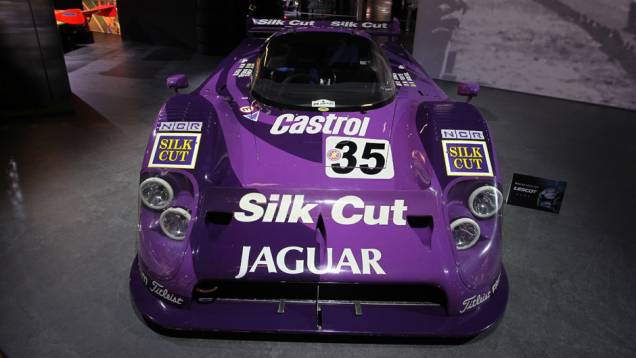 Jaguar XJR-12 (1991) | <a href="https://quatrorodas.abril.com.br/noticias/saloes/genebra-2014/salao-genebra-exibe-bolidos-le-mans-775992.shtml" rel="migration">Leia mais</a> | <a href="https://quatrorodas.abril.com.br/noticias/saloes/genebra-2014/" rel="migration">Confira tudo sobre o Sal</a>