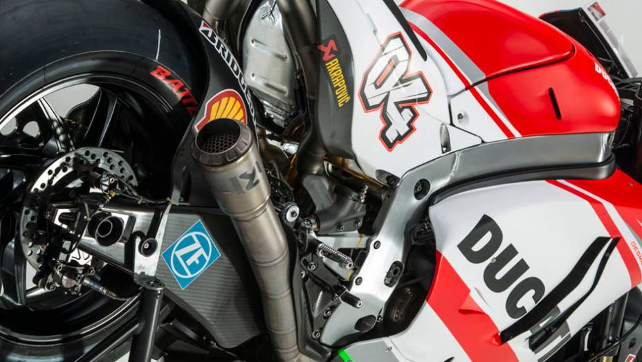 A equipe terá doze motores abertos, em vez de cinco | <a href="https://quatrorodas.abril.com.br/moto/noticias/ducati-apresenta-nova-moto-temporada-motogp-776745.shtml" rel="migration">Leia mais</a>