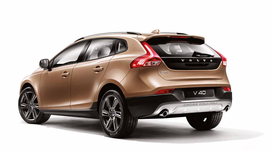 Modelo est&aacute; dispon&iacute;vel em todas as concession&aacute;rias da marca a partir de R$ 141.500 | <a href="https://quatrorodas.abril.com.br/noticias/fabricantes/volvo-v40-cross-country-chega-ao-brasil-777066.shtml" rel="migration">Leia mais</a>