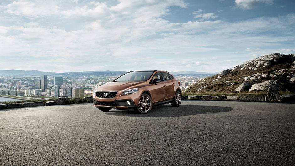 A tra&ccedil;&atilde;o integral &eacute; um dos itens de s&eacute;rie do modelo | <a href="https://quatrorodas.abril.com.br/noticias/fabricantes/volvo-v40-cross-country-chega-ao-brasil-777066.shtml" rel="migration">Leia mais</a>