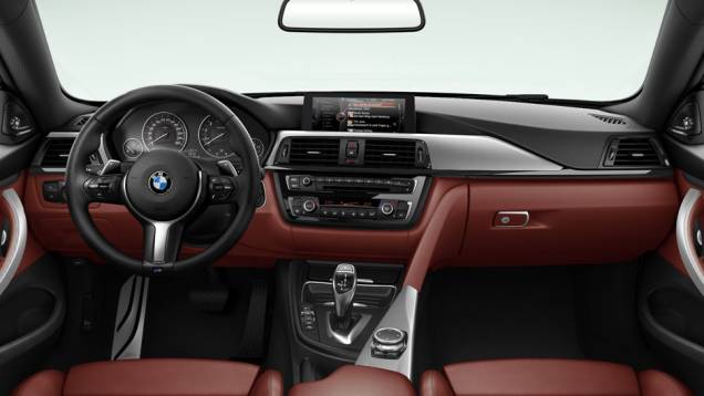 Seu interior traz revestimento em couro e acabamento em alumínio | <a href="https://quatrorodas.abril.com.br/noticias/fabricantes/bmw-435i-coupe-m-sport-chega-ao-brasil-299-950-reais-777719.shtml" rel="migration">Leia mais</a>