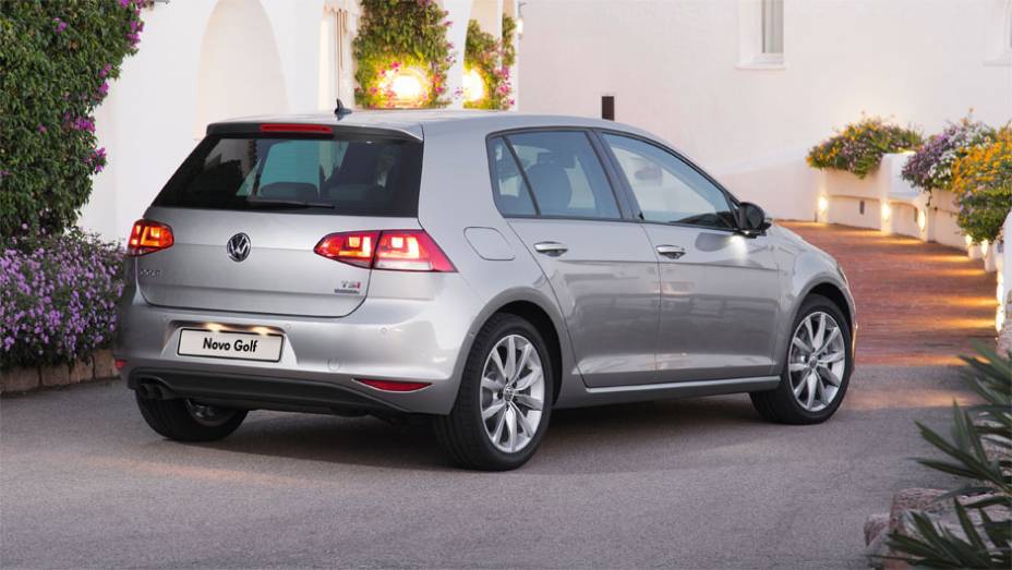 O Comfortline terá dois pacotes de opcionais: Elegance e Exclusive | <a href="https://quatrorodas.abril.com.br/noticias/fabricantes/volkswagen-apresenta-novo-golf-comfortline-777747.shtml" rel="migration">Leia mais</a>