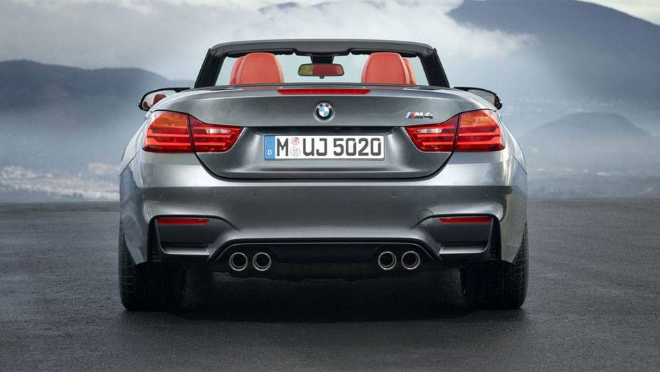 Bloco entrega 425 cv 56 mkgf de torque. Isso permite que o carro acelere de 0 a 100 km/h em 4,2 segundos, equipado com a transmiss&atilde;o de sete velocidades M com dupla embreagem | <a href="https://quatrorodas.abril.com.br/noticias/saloes/new-york-2014/bmw-rev" rel="migration"></a>