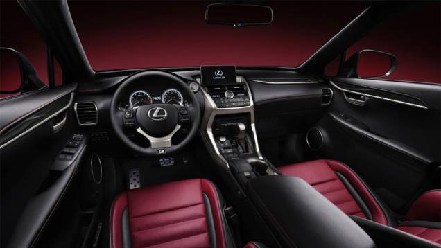 Detalhe do interior do novo Lexus NX | <a href="http://quatrorodas.abril.com.br/noticias/fabricantes/lexus-revela-nx-2015-tres-opcoes-motores-tracao-integral-779496.shtml" rel="migration">Leia mais</a>