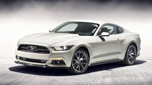 Ford anuncia Mustang 50 Year Limited Edition | <a href="https://quatrorodas.abril.com.br/noticias/saloes/new-york-2014/ford-anuncia-mustang-50-year-limited-edition-779908.shtml" rel="migration">Leia mais</a>