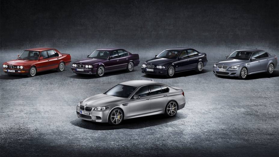 30 anos de BMW M5 | <a href="https://quatrorodas.abril.com.br/noticias/fabricantes/bmw-revela-30-jahre-m5-edicao-especial-781848.shtml" rel="migration">Leia mais</a>