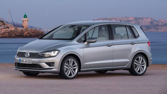 Apresentado no Salão de Frankfurt de 2013 como carro-conceito, o Golf Sportsvan teve sua versão de produção revelada pela Volkswagen | <a href="https://quatrorodas.abril.com.br/noticias/fabricantes/volkswagen-apresenta-golf-sportsvan-782043.shtml" rel="migration">Leia mai</a>