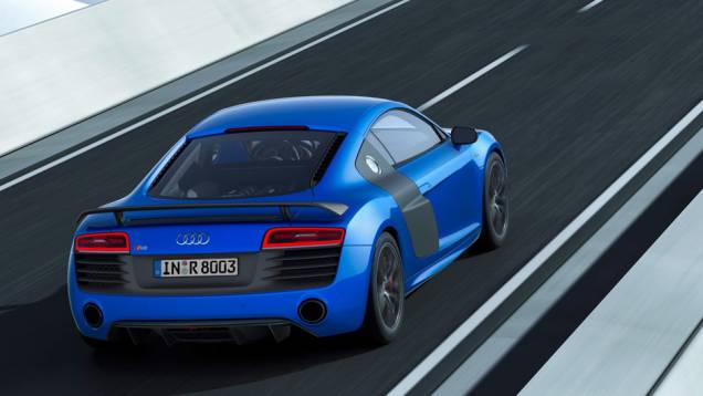 O carro acelera de 0 a 100 km/h em 3,4 segundos e alcança a velocidade máxima de 320 km/h | <a href="https://quatrorodas.abril.com.br/noticias/fabricantes/audi-apresenta-r8-lmx-782203.shtml" rel="migration">Leia mais</a> O carro acelera de 0 a 100 km/h em 3,4 segundos e alcança a velocidade máxima de 320 km/h | <a href="https://quatrorodas.abril.com.br/noticias/fabricantes/audi-apresenta-r8-lmx-782203.shtml" rel="migration">Leia mais</a>