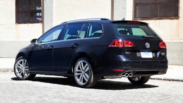 Ele foi desenvolvido sobre a plataforma MQB | <a href="https://quatrorodas.abril.com.br/noticias/fabricantes/volkswagen-oficializa-golf-sportwagen-782640.shtml" rel="migration">Leia mais</a>