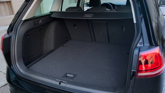 Cada motor poderá ser atrelado a dois tipos diferentes de câmbio | <a href="https://quatrorodas.abril.com.br/noticias/fabricantes/volkswagen-oficializa-golf-sportwagen-782640.shtml" rel="migration">Leia mais</a> Cada motor poderá ser atrelado a dois tipos diferentes de câmbio | <a href="https://quatrorodas.abril.com.br/noticias/fabricantes/volkswagen-oficializa-golf-sportwagen-782640.shtml" rel="migration">Leia mais</a>