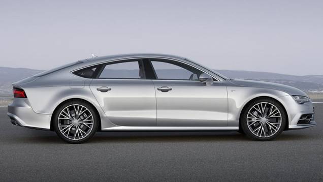 A Audi exibiu os renovados A7 e S7, que chegarão às lojas europeias no terceiro trimestre de 2014 | <a href="https://quatrorodas.abril.com.br/noticias/fabricantes/audi-apresenta-novos-a7-s7-783598.shtml" rel="migration">Leia mais</a> A Audi exibiu os renovados A7 e S7, que chegarão às lojas europeias no terceiro trimestre de 2014 | <a href="https://quatrorodas.abril.com.br/noticias/fabricantes/audi-apresenta-novos-a7-s7-783598.shtml" rel="migration">Leia mais</a>