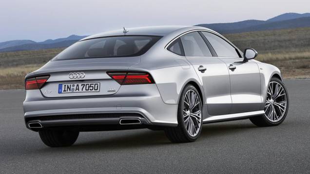 Outras alterações são a atualização da grade frontal, discreta reestilização dos para-choques e das ponteiras de escapamento | <a href="https://quatrorodas.abril.com.br/noticias/fabricantes/audi-apresenta-novos-a7-s7-783598.shtml" rel="migration">Leia mais</a> Outras alterações são a atualização da grade frontal, discreta reestilização dos para-choques e das ponteiras de escapamento | <a href="https://quatrorodas.abril.com.br/noticias/fabricantes/audi-apresenta-novos-a7-s7-783598.shtml" rel="migration">Leia mais</a>