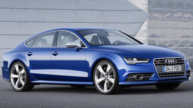 O modelo de performance S7 é equipado com bloco 4.0 TFSI de 444 cavalos de potência | <a href="https://quatrorodas.abril.com.br/noticias/fabricantes/audi-apresenta-novos-a7-s7-783598.shtml" rel="migration">Leia mais</a> O modelo de performance S7 é equipado com bloco 4.0 TFSI de 444 cavalos de potência | <a href="https://quatrorodas.abril.com.br/noticias/fabricantes/audi-apresenta-novos-a7-s7-783598.shtml" rel="migration">Leia mais</a>