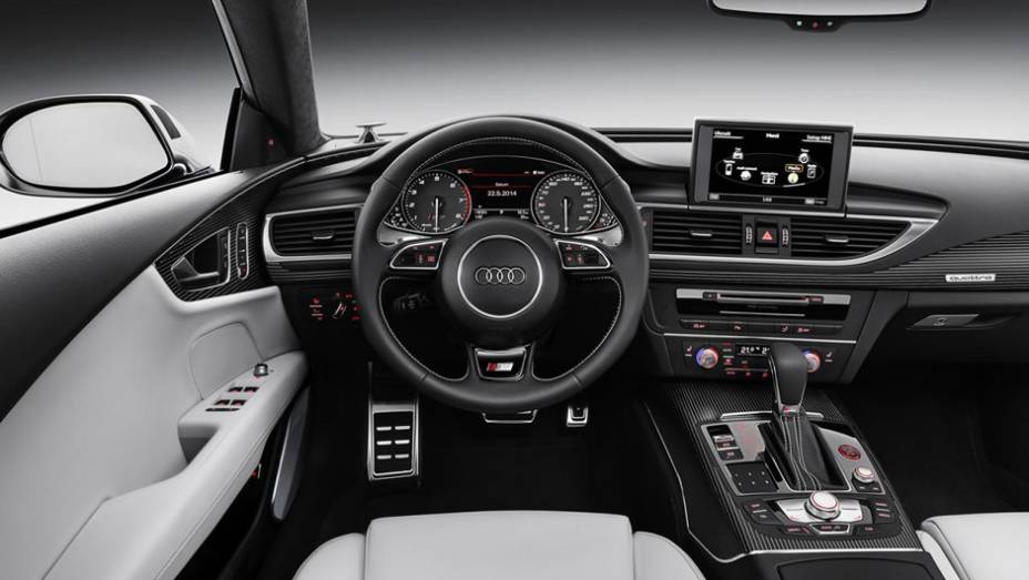 Já o sistema multimídia MMI Navigation com MMI Touch agora conta com processador gráfico da NVIDIA, oferecendo, de série, conexão à Internet | <a href="https://quatrorodas.abril.com.br/noticias/fabricantes/audi-apresenta-novos-a7-s7-783598.shtml" rel="migration">Leia mais</a>