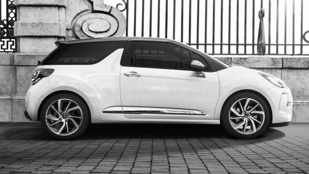 Nesse sentido, o Blue HDi 100 e o Blue HDi 120 surgem como opções movidas a diesel e o PureTech e-VTi 82 recebe gasolina | <a href="https://quatrorodas.abril.com.br/noticias/fabricantes/citroen-revela-facelift-ds3-ds3-cabrio-783578.shtml" rel="migration">Leia mais</a> Nesse sentido, o Blue HDi 100 e o Blue HDi 120 surgem como opções movidas a diesel e o PureTech e-VTi 82 recebe gasolina | <a href="https://quatrorodas.abril.com.br/noticias/fabricantes/citroen-revela-facelift-ds3-ds3-cabrio-783578.shtml" rel="migration">Leia mais</a>