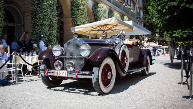 Packard 640 Custom Eight - Concorso dEleganza Villa dEste 2014 | <a href="https://quatrorodas.abril.com.br/noticias/classicos//concorso-d-eleganza-villa-d-este-2014-premia-maserati-450-s-1956-como-best-of-show-784018.shtml" rel="migration">Leia mais</a>