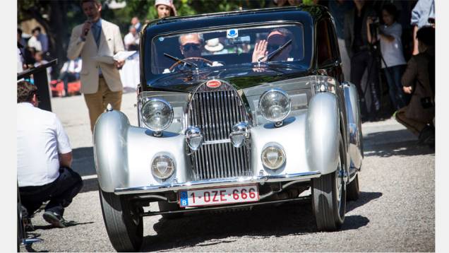 Bugatti Type 57 - Concorso dEleganza Villa dEste 2014 | <a href="http://quatrorodas.abril.com.br/noticias/classicos//concorso-d-eleganza-villa-d-este-2014-premia-maserati-450-s-1956-como-best-of-show-784018.shtml" rel="migration">Leia mais</a>