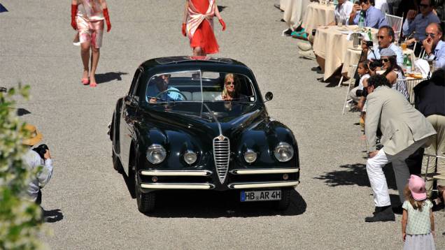 Alfa Romeo 6C 2500 SS - Concorso dEleganza Villa dEste 2014 | <a href="https://quatrorodas.abril.com.br/noticias/classicos//concorso-d-eleganza-villa-d-este-2014-premia-maserati-450-s-1956-como-best-of-show-784018.shtml" rel="migration">Leia mais</a>