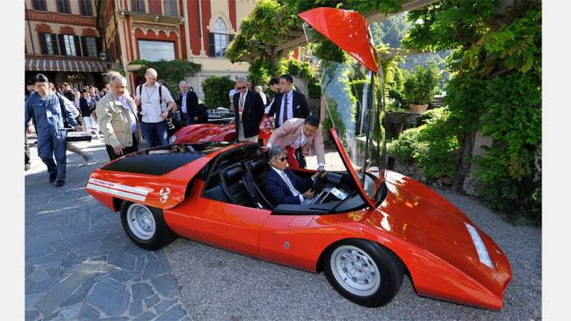 Fiat Abarth 2000 Scorpione - Concorso dEleganza Villa dEste 2014 | <a href="https://quatrorodas.abril.com.br/noticias/classicos//concorso-d-eleganza-villa-d-este-2014-premia-maserati-450-s-1956-como-best-of-show-784018.shtml" rel="migration">Leia mais</a>