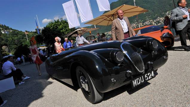 Jaguar XK 120 - Concorso dEleganza Villa dEste 2014 | <a href="https://quatrorodas.abril.com.br/noticias/classicos//concorso-d-eleganza-villa-d-este-2014-premia-maserati-450-s-1956-como-best-of-show-784018.shtml" rel="migration">Leia mais</a>