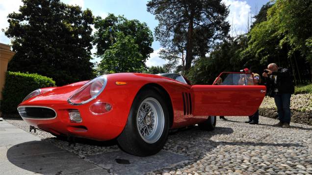 Ferrari 250 GTO - Concorso dEleganza Villa dEste 2014 | <a href="https://quatrorodas.abril.com.br/noticias/classicos//concorso-d-eleganza-villa-d-este-2014-premia-maserati-450-s-1956-como-best-of-show-784018.shtml" rel="migration">Leia mais</a>