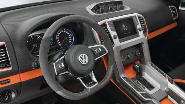 Ainda não há informações oficiais sobre a motorização do modelo | <a href="https://quatrorodas.abril.com.br/noticias/fabricantes/surgem-imagens-vw-amarok-power-concept-784231.shtml" rel="migration">Leia mais</a>