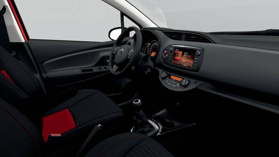 Interior do Yaris 2014 | <a href="https://quatrorodas.abril.com.br/noticias/fabricantes/toyota-revela-yaris-2014-784205.shtml" rel="migration">Leia mais</a>