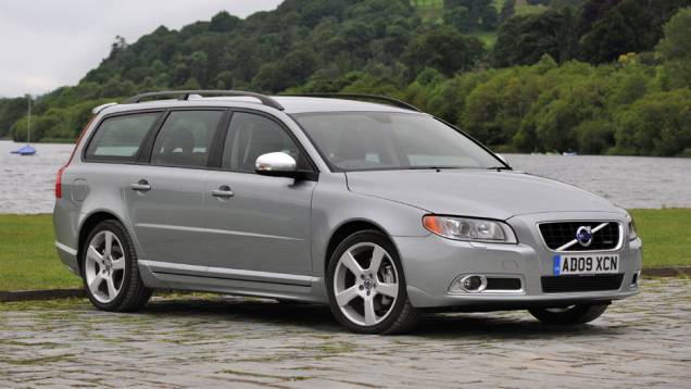 7 - Volvo V70/XC70 (vencedor da categoria "Carro executivo") | <a href="https://quatrorodas.abril.com.br/noticias/mercado/volkswagen-up-lidera-pesquisa-satisfacao-jd-power-2014-784586.shtml" rel="migration">Leia mais</a>