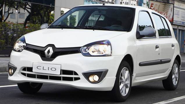 FLEX: 1) Renault Clio 1.0 - 9,5/14,3 (E/G) km/l na cidade e 10,7/15,8 (E/G) km/l na estrada | <a href="https://quatrorodas.abril.com.br/noticias/mercado/inmetro-atualiza-lista-carros-mais-economicos-pais-784794.shtml" rel="migration">Leia mais</a>