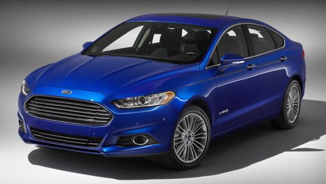 GASOLINA: 1) Ford Fusion Hybrid - 16,9 km/l na cidade e 14,7 km/l na estrada | <a href="https://quatrorodas.abril.com.br/noticias/mercado/inmetro-atualiza-lista-carros-mais-economicos-pais-784794.shtml" rel="migration">Leia mais</a>