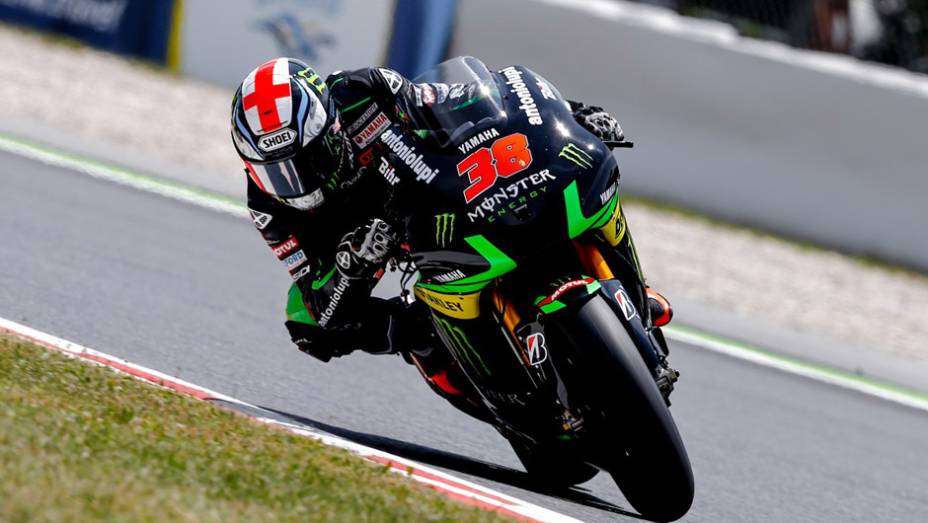 A segunda posição ficou com Bradley Smith | <a href="https://quatrorodas.abril.com.br/moto/noticias/motogp-spargaro-surpreende-lidera-sexta-feira-786039.shtml" rel="migration">Leia mais</a>