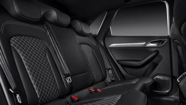 Outra característica é o sistema de tração integral quattro | <a href="https://quatrorodas.abril.com.br/noticias/fabricantes/audi-rs-q3-chega-r-273-6-mil-786183.shtml" rel="migration">Leia mais</a> Outra característica é o sistema de tração integral quattro | <a href="https://quatrorodas.abril.com.br/noticias/fabricantes/audi-rs-q3-chega-r-273-6-mil-786183.shtml" rel="migration">Leia mais</a>