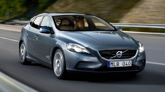 13ª) Volvo - 115 problemas em cada 100 carros (PP100) | <a href="https://quatrorodas.abril.com.br/noticias/mercado/eua-carros-porsche-tem-melhor-percepcao-inicial-qualidade-diz-estudo-786536.shtml" rel="migration">Leia mais</a> 13ª) Volvo - 115 problemas em cada 100 carros (PP100) | <a href="https://quatrorodas.abril.com.br/noticias/mercado/eua-carros-porsche-tem-melhor-percepcao-inicial-qualidade-diz-estudo-786536.shtml" rel="migration">Leia mais</a>