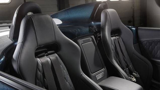 Bancos esportivos | <a href="https://quatrorodas.abril.com.br/noticias/fabricantes/oficial-jaguar-anuncia-f-type-project-7-787087.shtml" rel="migration">Leia mais</a> Bancos esportivos | <a href="https://quatrorodas.abril.com.br/noticias/fabricantes/oficial-jaguar-anuncia-f-type-project-7-787087.shtml" rel="migration">Leia mais</a>