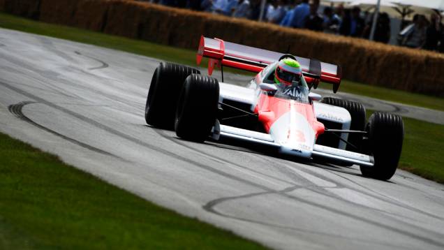 O carro, como você percebeu, foi guiado originalmente por Niki Lauda | <a href="https://quatrorodas.abril.com.br/galerias/especiais/festival-goodwood-2014-parte-2-787544.shtml" rel="migration">Parte 2</a>