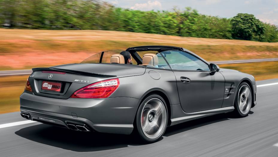 O Mercedes-Benz SL-Class marcou 957 pontos | <a href="https://quatrorodas.abril.com.br/noticias/fabricantes/audi-jaguar-vencem-premio-total-quality-index-2014-787722.shtml" rel="migration">Leia mais</a>