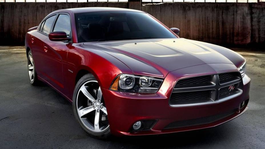 Em 15º está o Dodge Charger, com 912 pontos | <a href="https://quatrorodas.abril.com.br/noticias/fabricantes/audi-jaguar-vencem-premio-total-quality-index-2014-787722.shtml" rel="migration">Leia mais</a>