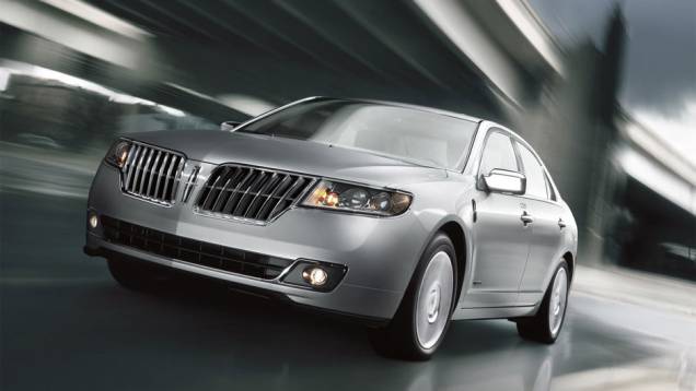 Lincoln MKZ Hybrid aparece em 17º com 902 pontos | <a href="https://quatrorodas.abril.com.br/noticias/fabricantes/audi-jaguar-vencem-premio-total-quality-index-2014-787722.shtml" rel="migration">Leia mais</a>