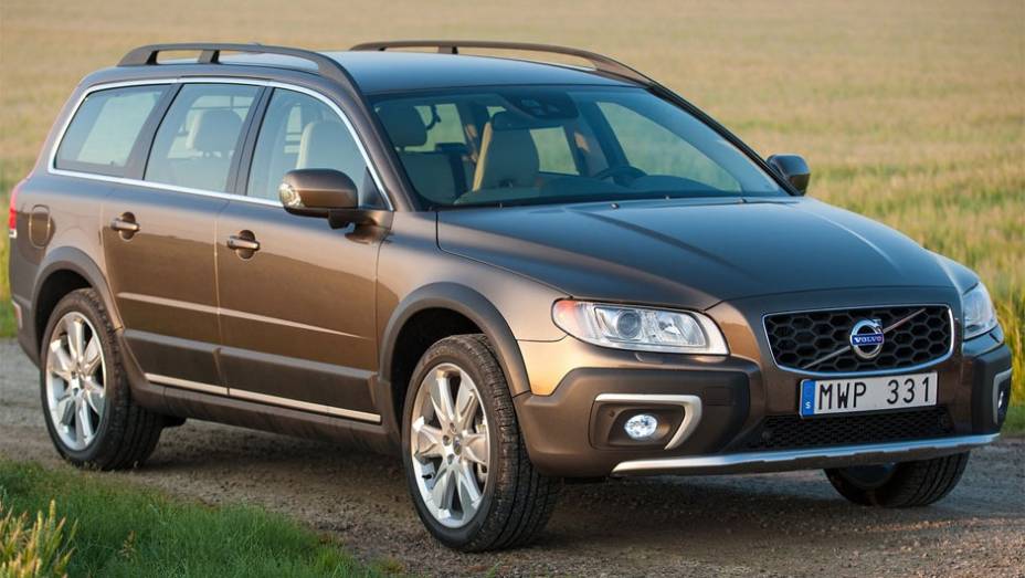 Com 897 pontos, Volvo XC70 | <a href="https://quatrorodas.abril.com.br/noticias/fabricantes/audi-jaguar-vencem-premio-total-quality-index-2014-787722.shtml" rel="migration">Leia mais</a>