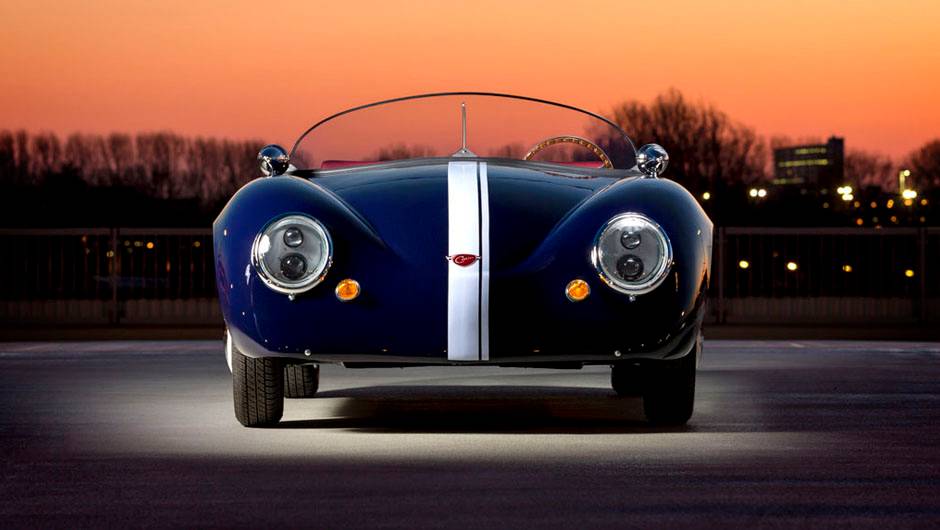 Trata-se de um convers&iacute;vel com design cl&aacute;ssico, notoriamente inspirado no Porsche 356 Speedster, mas com "cora&ccedil;&atilde;o" moderno | <a href="https://quatrorodas.abril.com.br/noticias/fabricantes/visual-classico-carice-mk1-revelado-790460.shtml" rel="migration">Leia mais</a>