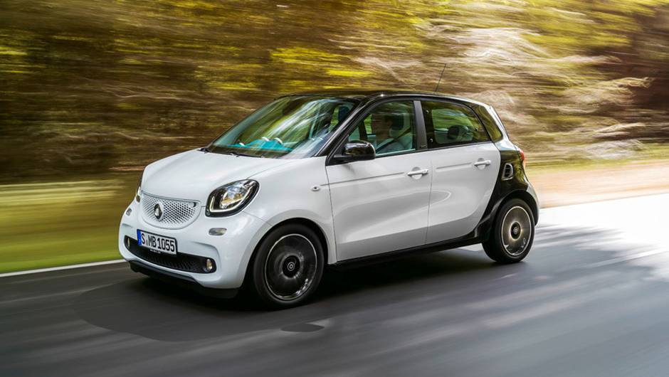 J&aacute; o ForFour chega a 3,49m de comprimento, praticamente o mesmo tamanho do MINI Cooper, com 2,49m de espa&ccedil;o entre-eixos | <a href="https://quatrorodas.abril.com.br/noticias/fabricantes/smart-oficializa-fortwo-forfour-791257.shtml" rel="migration">Leia mais</a>