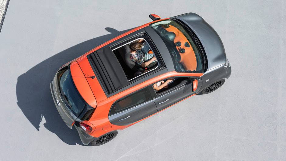 Em rela&ccedil;&atilde;o &agrave;s op&ccedil;&otilde;es de motoriza&ccedil;&atilde;o, num primeiro momento, haver&aacute; duas possibilidades: 1.0 naturalmente aspirado, oferecendo 70 cavalos de pot&ecirc;ncia e 9,3 kgfm de torque, e 0.9 turbo, entregando 89 cv e 13,8 kgfm | <a href="https://quatrorodas.abril.com.br/" rel="migration"></a>