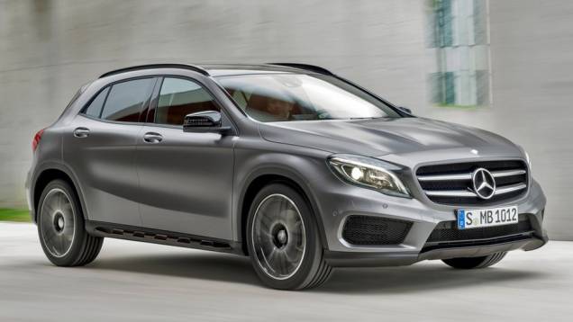 Mercedes-Benz GLA | <a href="https://quatrorodas.abril.com.br/noticias/mercado/candidatos-carro-ano-2015-europa-sao-revelados-791548.shtml" rel="migration">Leia mais</a>
